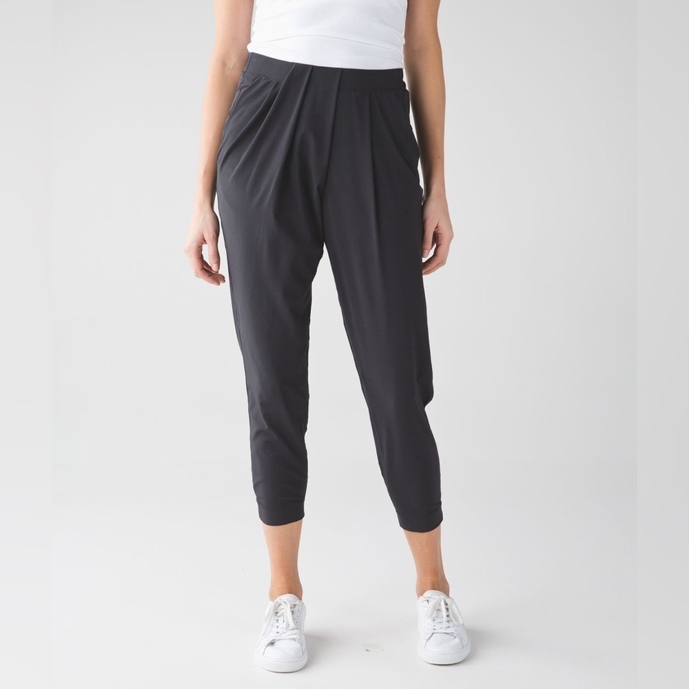 Lululemon Jogger Pant Black Elastic Pleated Front Size 10